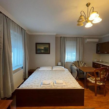 Hotel Arkadia Konskie Экстерьер фото