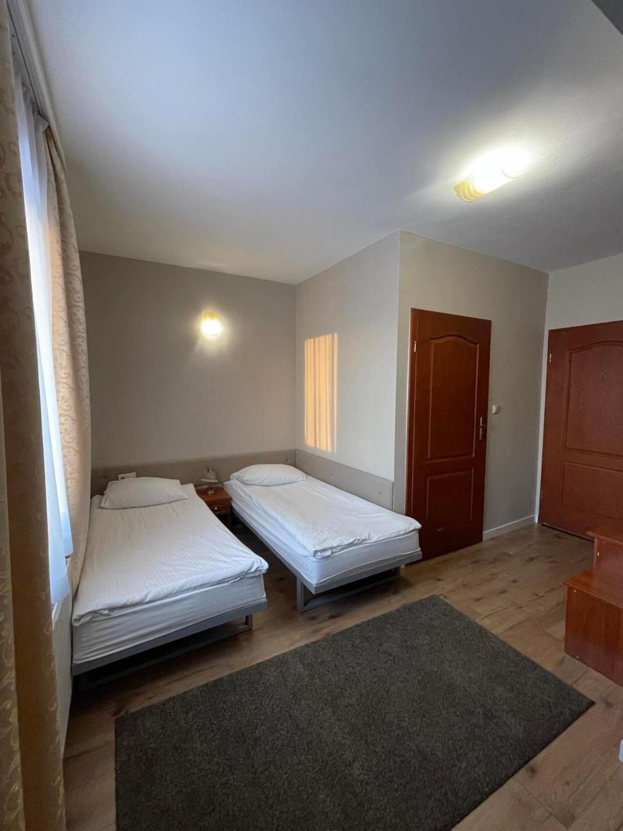 Hotel Arkadia Konskie Экстерьер фото