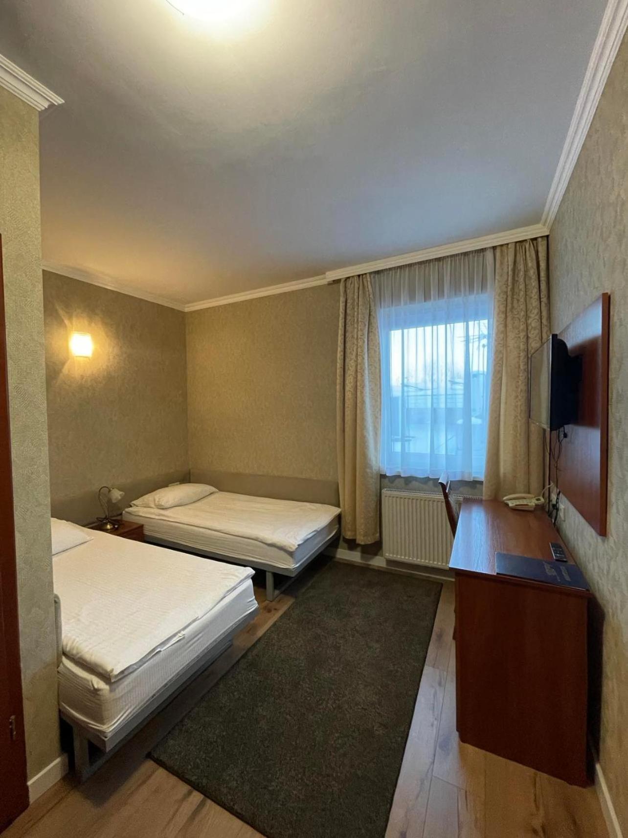 Hotel Arkadia Konskie Экстерьер фото