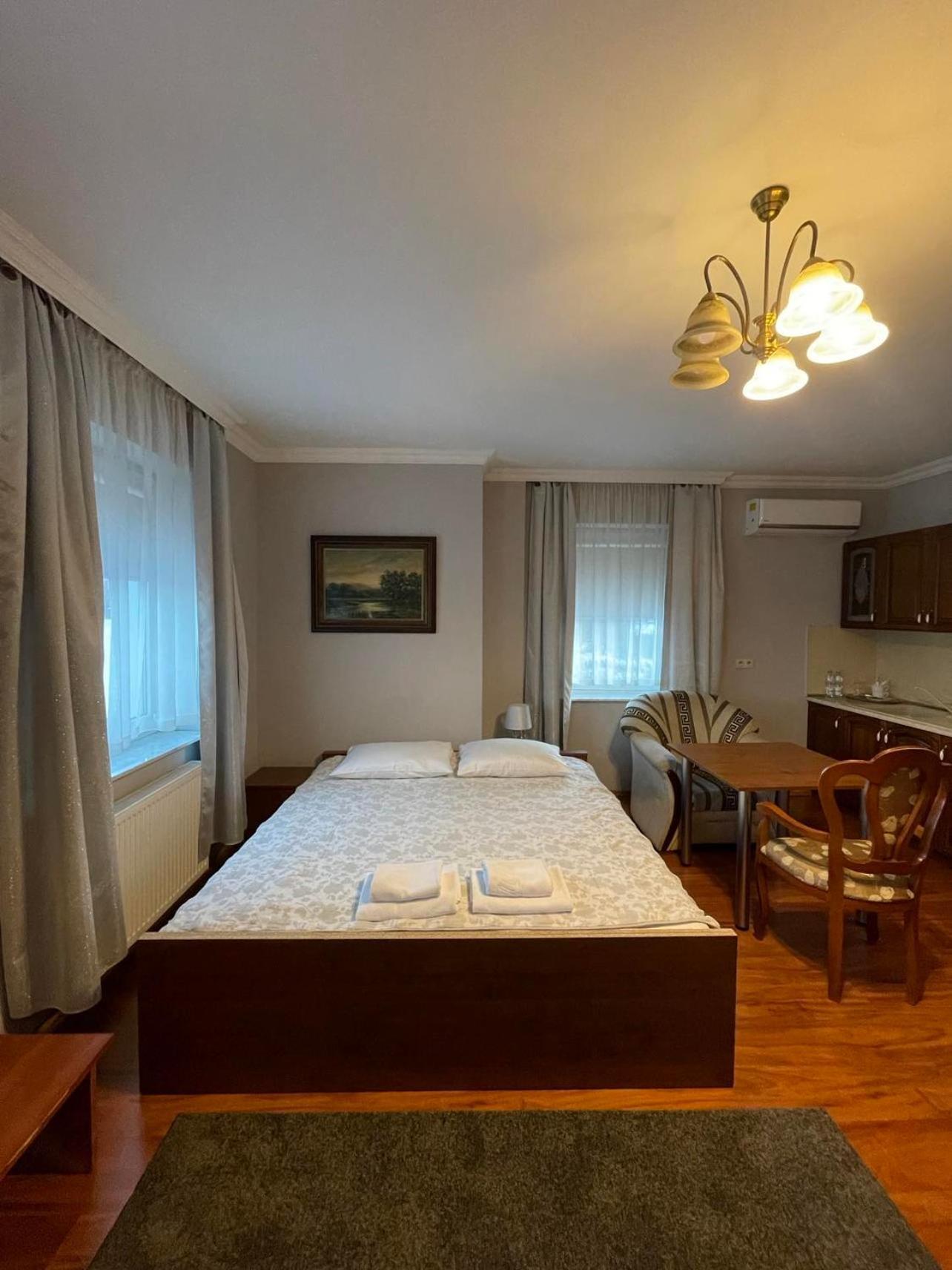 Hotel Arkadia Konskie Экстерьер фото
