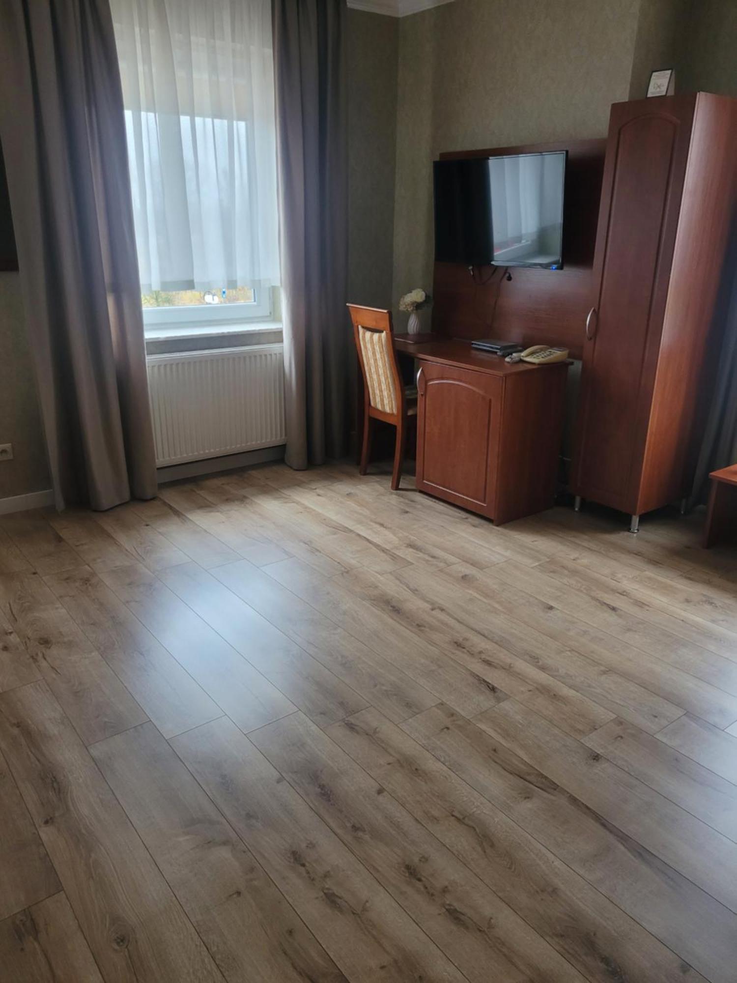 Hotel Arkadia Konskie Экстерьер фото